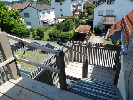 Komfortabler Treppenaufgang Komfortabler Treppenaufgang - Dachgeschosswohnung in 88696 Owingen mit 78m² kaufen