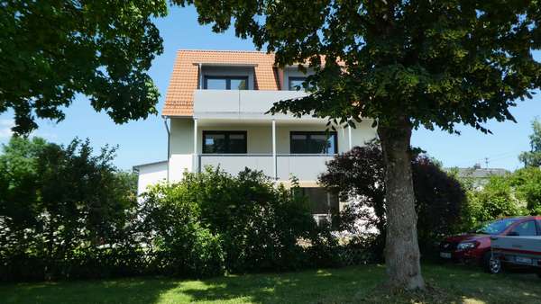 Viel Grün ums Haus Viel Grün ums Haus - Dachgeschosswohnung in 88696 Owingen mit 78m² kaufen