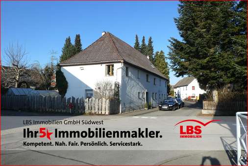 Außenansicht - Eingangsbereich Außenansicht - Eingangsbereich - Mehrfamilienhaus in 88630 Pfullendorf mit 214m² als Kapitalanlage kaufen