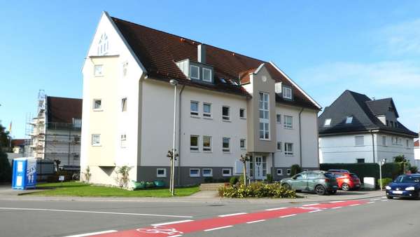 Gesamtansicht Süd-Ost Gesamtansicht Süd-Ost - Maisonette-Wohnung in 88630 Pfullendorf mit 97m² kaufen