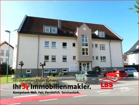 Stattliches Mehrfamilienhaus im zentraler Lage Stattliches Mehrfamilienhaus im zentraler Lage - Maisonette-Wohnung in 88630 Pfullendorf mit 97m² kaufen