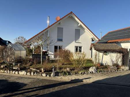 Gartenansicht mit Kamin Gartenansicht mit Kamin - Einfamilienhaus in 88639 Wald mit 125m² kaufen