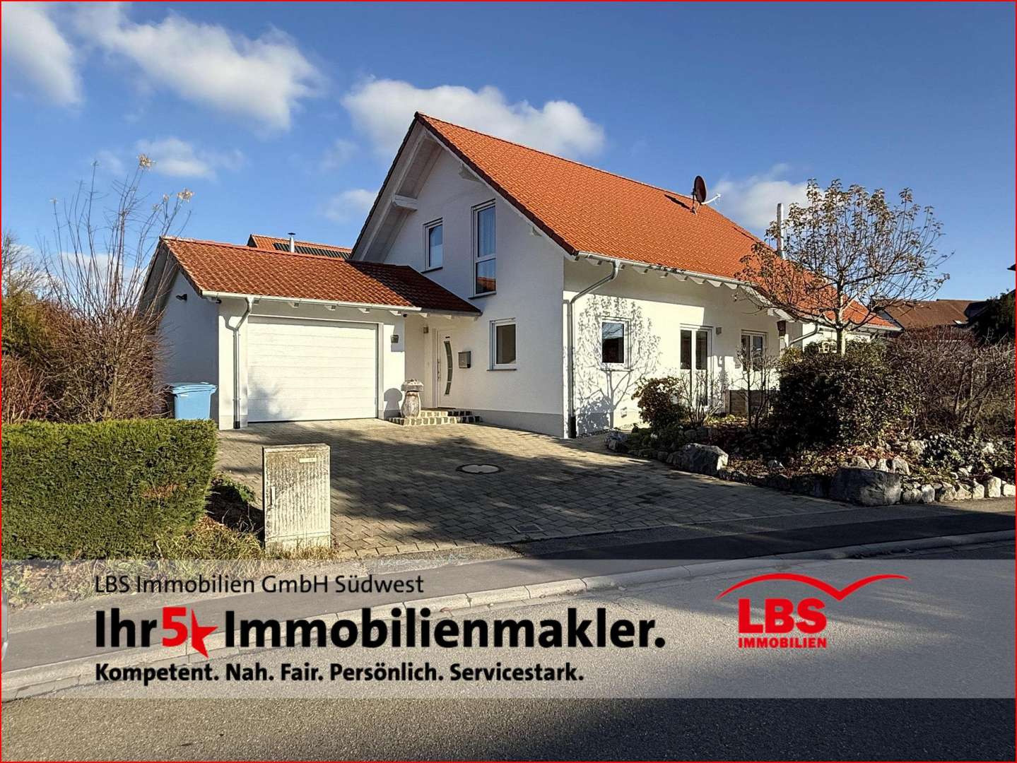Gesamtansicht mit Garage Gesamtansicht mit Garage - Einfamilienhaus in 88639 Wald mit 125m² kaufen