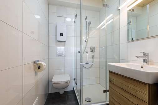 Bad mit Dusche und WC - Appartement in 88630 Pfullendorf mit 33m² mieten
