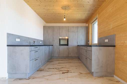 Hochwertige Einbauküche - Dachgeschosswohnung in 88630 Pfullendorf mit 105m² mieten