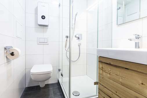 Bad mit Dusche und WC - Appartement in 88630 Pfullendorf mit 32m² mieten