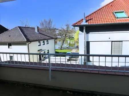 Seeblick inklusive! 2 Zimmer, Balkon, TG-Stellplatz  