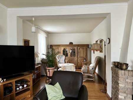 Wohnzimmer - Einfamilienhaus in 38165 Lehre mit 170m² günstig kaufen