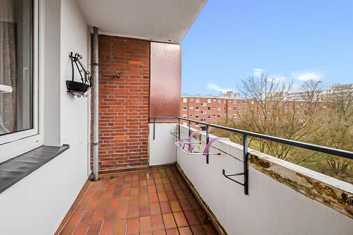 Loggia Loggia - Etagenwohnung in 28327 Bremen mit 61m² kaufen
