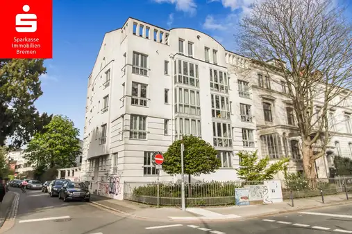 Bremen-Mitte: Großzügige Etagenwohnung mit Loggia, Tiefgaragenstellplatz und traumhaften Weserblick