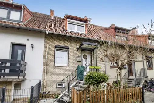 Bremen-Huchting: Vermietetes Reihenmittelhaus mit Garten und Vollkeller