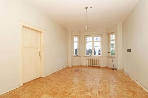 Wohn- und Essbereich im Parterre - Maisonette-Wohnung in 28205 Bremen mit 103m² kaufen