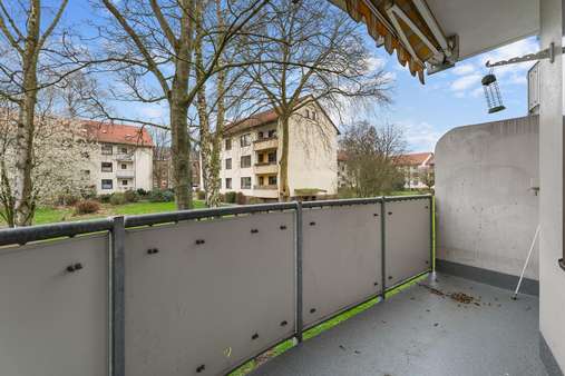 Balkon - Erdgeschosswohnung in 28211 Bremen mit 63m² kaufen