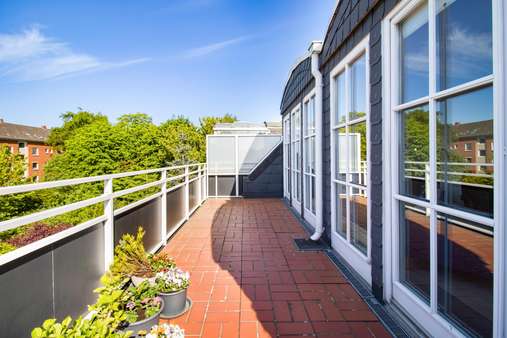 Terrasse im 2. Obergeschoss Terrasse im 2. Obergeschoss - Etagenwohnung in 28213 Bremen mit 129m² kaufen
