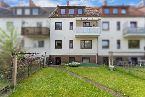 Rückansicht Haus - Mehrfamilienhaus in 28201 Bremen mit 148m² kaufen