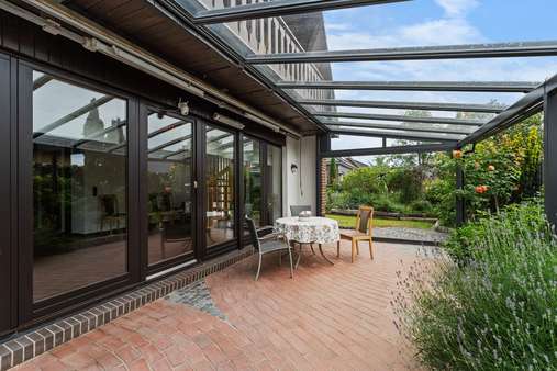 Terrasse Terrasse - Zweifamilienhaus in 28790 Schwanewede mit 308m² kaufen