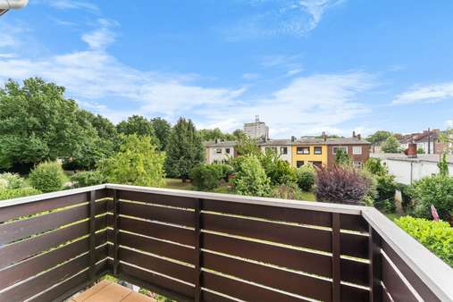 Blick in den Garten - Einfamilienhaus in 28217 Bremen mit 107m² kaufen