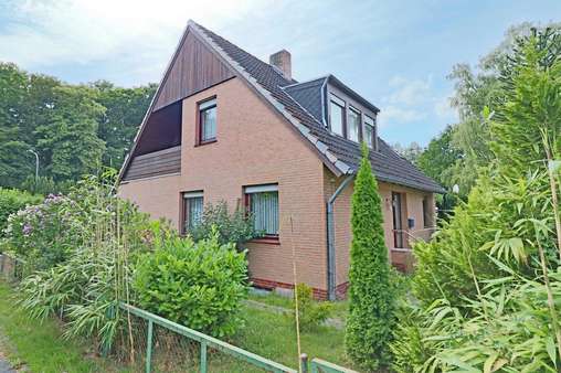Frontansicht - Einfamilienhaus in 28755 Bremen mit 149m² günstig kaufen