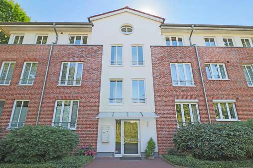 Frontansicht - Etagenwohnung in 28357 Bremen mit 111m² günstig kaufen