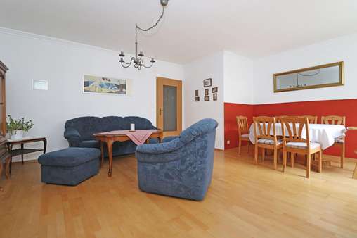 Wohn- und Essbereich - Etagenwohnung in 28205 Bremen mit 76m² günstig kaufen