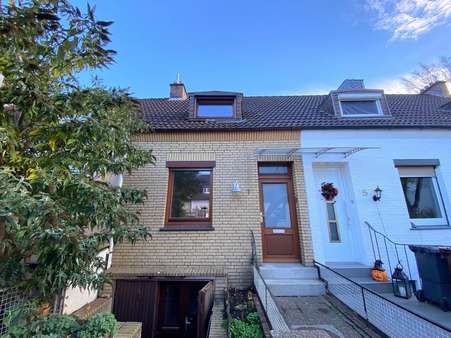 Hausansicht - Reihenmittelhaus in 28205 Bremen mit 55m² günstig kaufen
