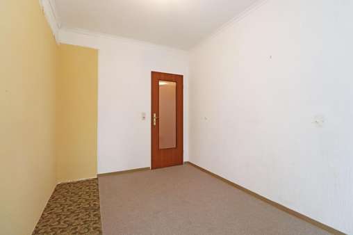 Schlafzimmer - Etagenwohnung in 28717 Bremen mit 75m² günstig kaufen