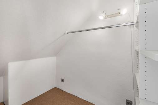 Ankleideraum im Dachgeschoss - Reihenmittelhaus in 28215 Bremen mit 120m² kaufen