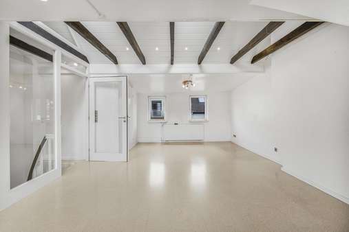 Zimmer im Dachgeschoss - Reihenmittelhaus in 28215 Bremen mit 120m² kaufen