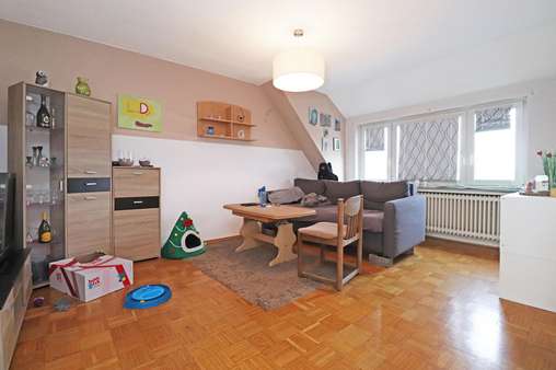 Wohnbereich - Etagenwohnung in 28197 Bremen mit 135m² als Kapitalanlage kaufen
