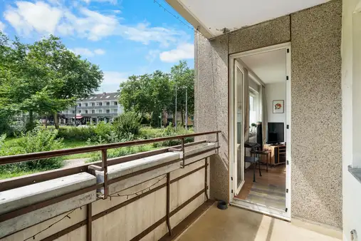 Bremen - Schwachhausen / 2-Zimmer-Wohnung mit Balkon und Keller, Fassadensanierung inklusive