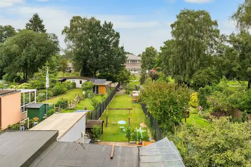 Bremen-Oslebshausen: Modernisierte Doppelhaushälfte mit großem Grundstück 
