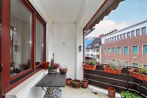 Loggia - Etagenwohnung in 28199 Bremen mit 87m² kaufen