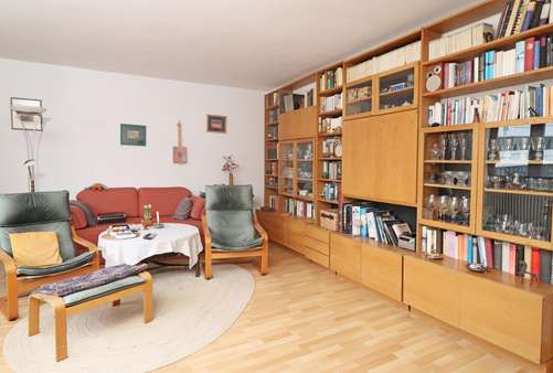 Wohnzimmer - Etagenwohnung in 28199 Bremen mit 87m² kaufen