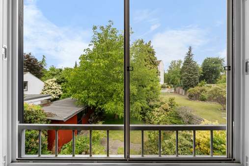 Blick in den Garten - Einfamilienhaus in 28259 Bremen mit 150m² kaufen