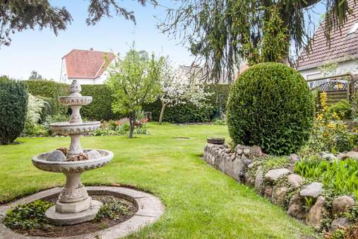 Gartenansicht Gartenansicht - Zweifamilienhaus in 28777 Bremen mit 201m² kaufen