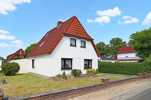 Frontansicht - Einfamilienhaus in 28279 Bremen mit 98m² kaufen
