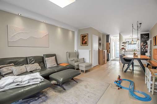 Wohn- und Essbereich im Erdgeschoss - Reihenmittelhaus in 28279 Bremen mit 123m² kaufen