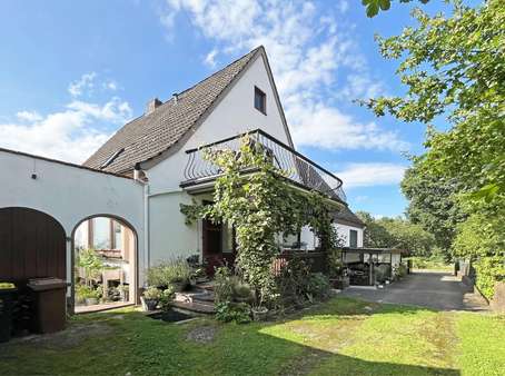 Rückansicht - Zweifamilienhaus in 28717 Bremen mit 200m² kaufen