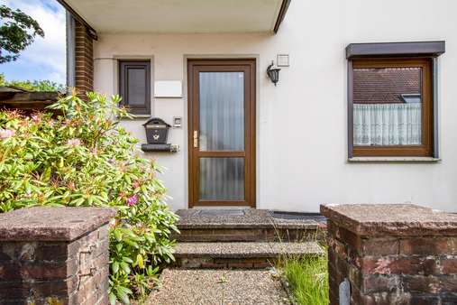 Eingangsbereich - Mehrfamilienhaus in 28309 Bremen mit 204m² kaufen