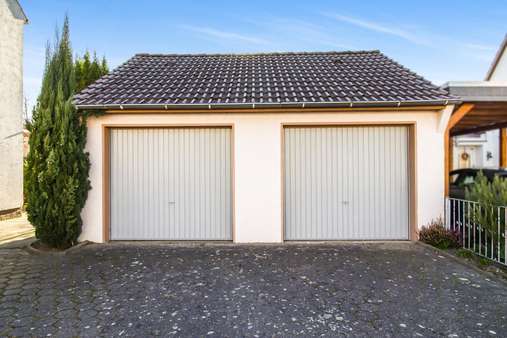 Doppelgarage Doppelgarage - Einfamilienhaus in 28755 Bremen mit 200m² kaufen