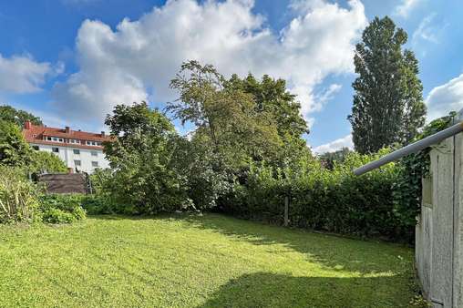 Garten hinter der Garage - Reihenmittelhaus in 28259 Bremen mit 65m² kaufen