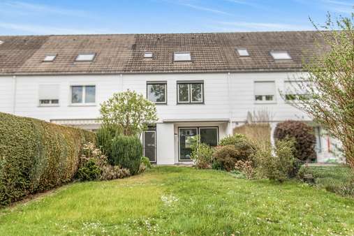 Rückansicht Rückansicht - Reihenmittelhaus in 28259 Bremen mit 131m² kaufen