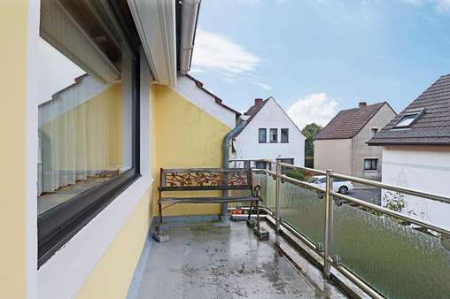 Balkon im Dachgeschoss - Doppelhaushälfte in 28755 Bremen mit 84m² kaufen