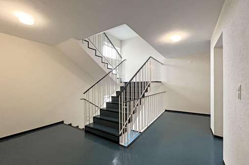 Treppenhaus - Erdgeschosswohnung in 28329 Bremen mit 70m² kaufen