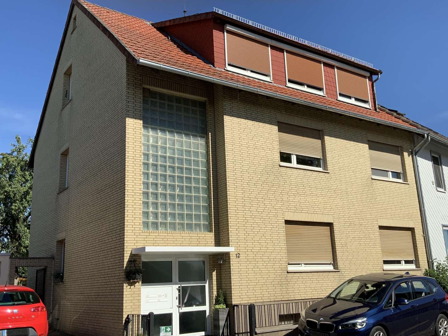 Vordere Wohnhausansicht - Mehrfamilienhaus in 37154 Northeim mit 215m² als Kapitalanlage günstig kaufen