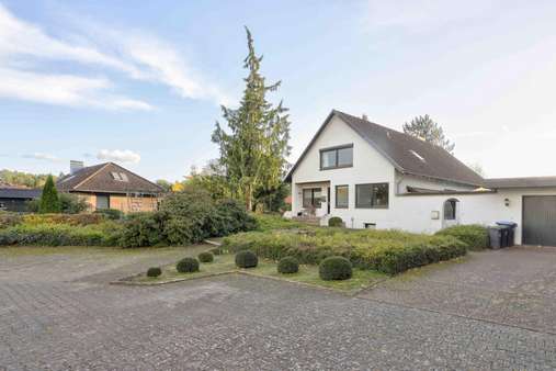 Platz für zwei Familien. - Zweifamilienhaus in 21379 Scharnebeck mit 143m² günstig kaufen