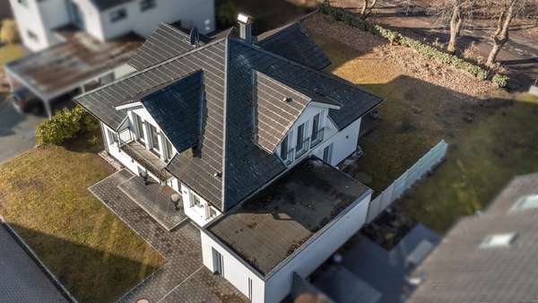 Ein Blick auf das Grundstück - Einfamilienhaus in 21365 Adendorf mit 188m² als Kapitalanlage günstig kaufen