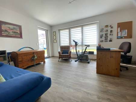 Büro Gast - Erdgeschosswohnung in 78187 Geisingen mit 127m² kaufen