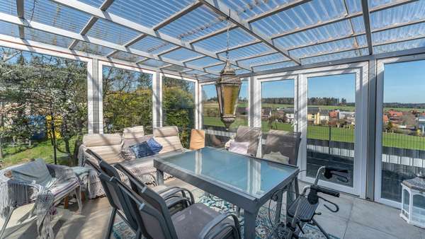 Wintergarten - Bungalow in 78083 Dauchingen mit 160m² kaufen