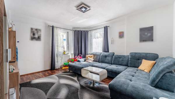 Wohnzimmer Wohnzimmer - Mehrfamilienhaus in 78054 Villingen-Schwenningen mit 196m² kaufen